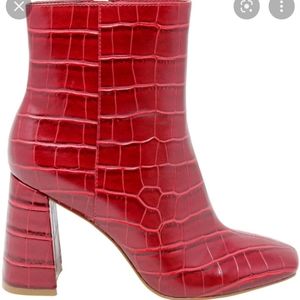 New Womens Charles By Charles David Teigan Red Block Heel Boots size 9.5 booties